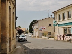 Photo paysage et monuments, Lussac - La Commune