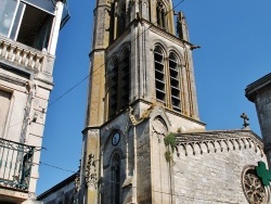Photo paysage et monuments, Sainte-Foy-la-Grande - L'église