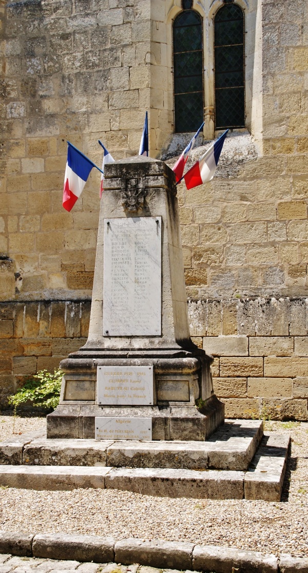 Photo Saint-Philippe-d'Aiguille - Monument-aux-Morts