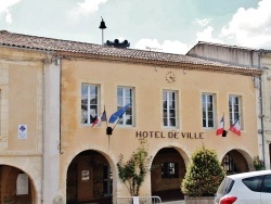 Photo paysage et monuments, Sauveterre-de-Guyenne - Hotel-de-Ville