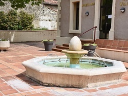 Photo paysage et monuments, Abeilhan - La Fontaine