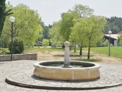 Photo paysage et monuments, Assas - La Fontaine