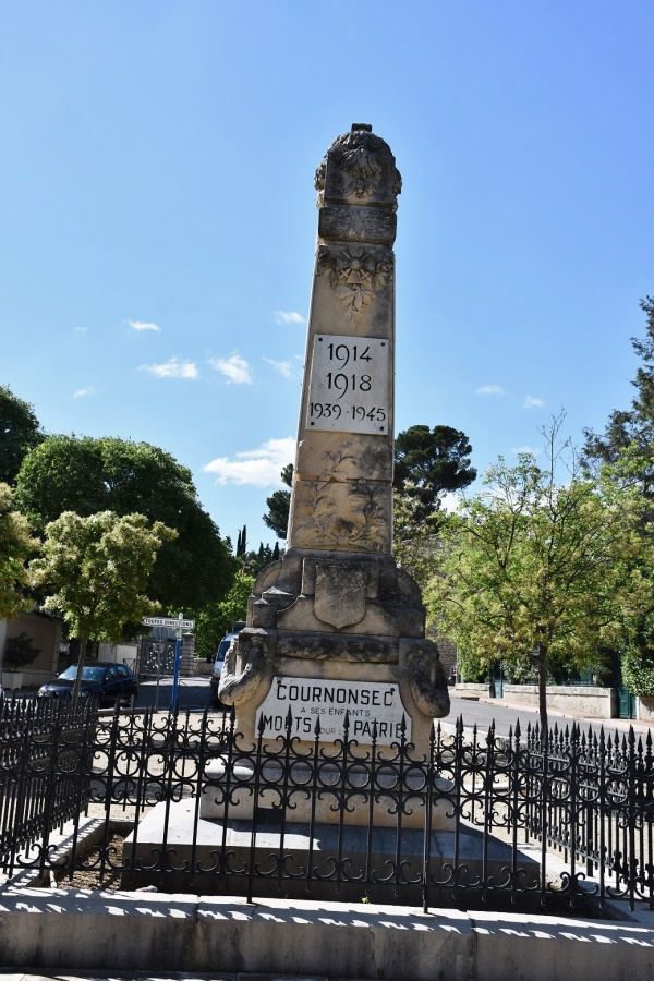 Photo Cournonsec - le Monument Aux Morts