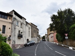 Photo paysage et monuments, Nézignan-l'Évêque - le Village