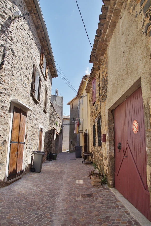 Photo Péret - le Village