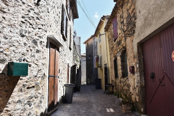 Photo Péret - le Village