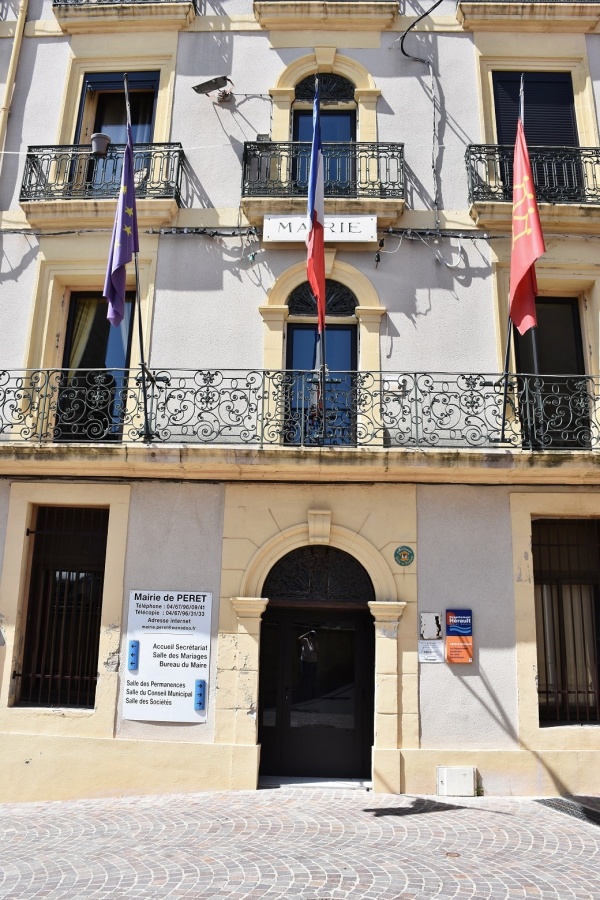 Photo Péret - La Mairie