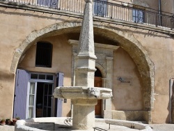 Photo paysage et monuments, Le Pouget - la Fontaine