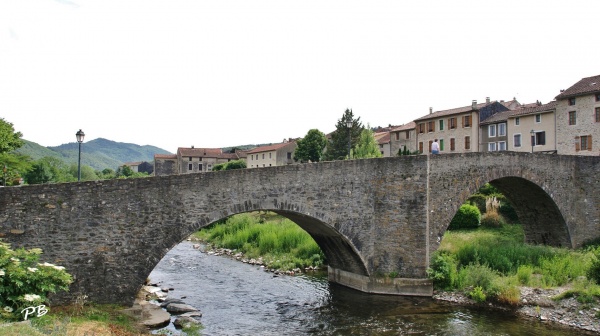 Photo Riols - Pont Vieux sur le Jaur