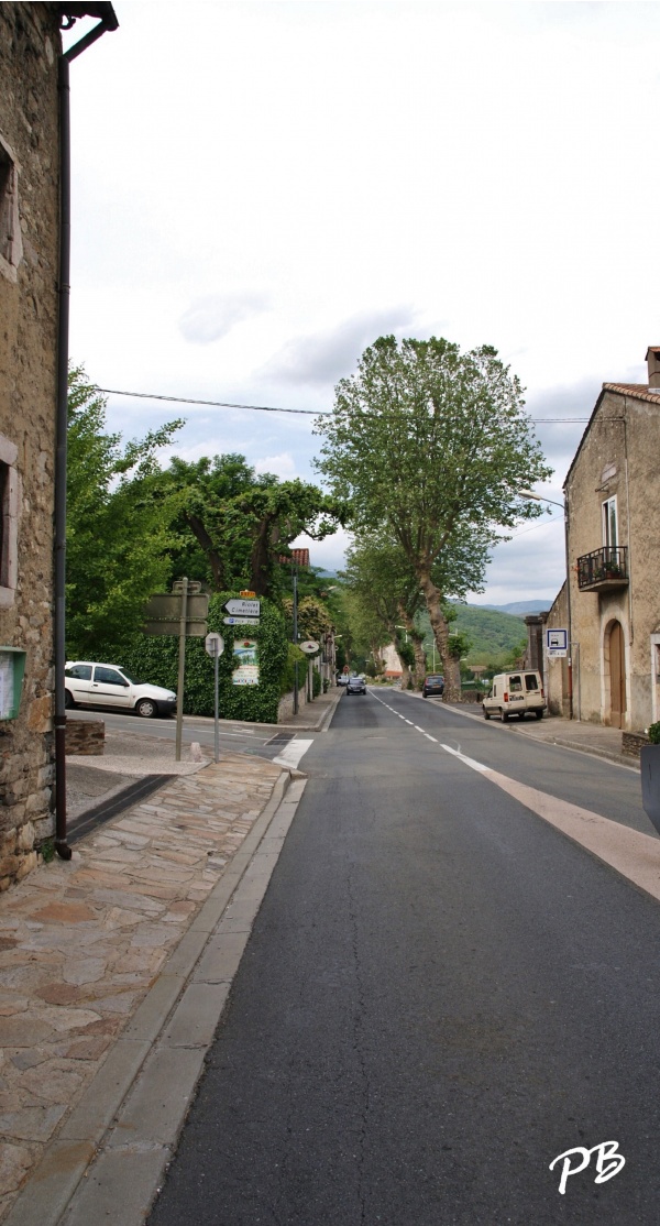 Photo Riols - Le Village