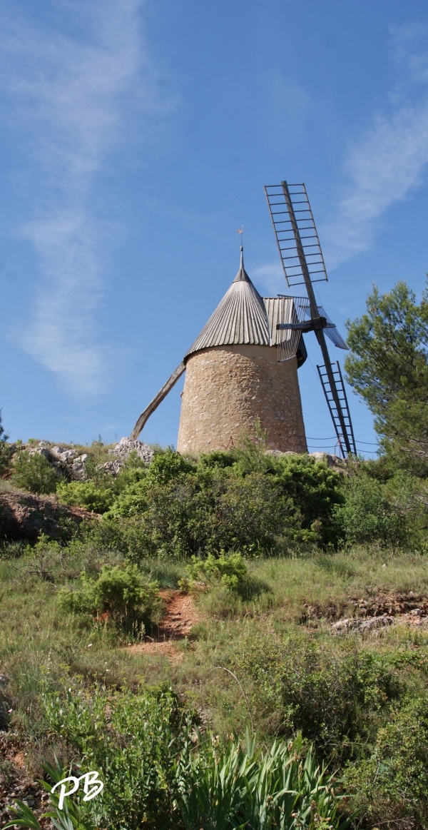 Photo Saint-Chinian - Le Moulin