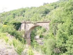 Photo paysage et monuments, Saint-Étienne-Estréchoux - le pont