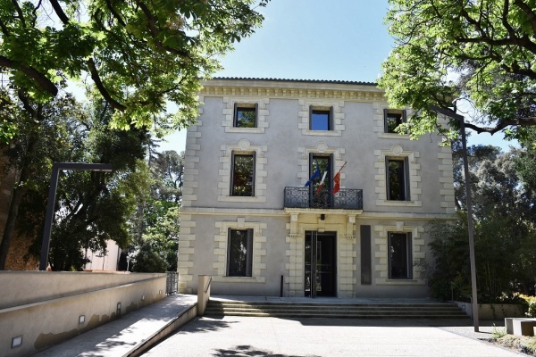 Photo Saint-Georges-d'Orques - La Mairie