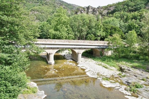 Photo Saint-Gervais-sur-Mare - le pont