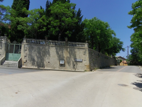 Photo Saussines - Entrée du village de Saussines (panneau Michelin)