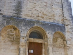 Photo paysage et monuments, Saussines - Eglise Saint Etienne 12eme siècle, porte d'entrée