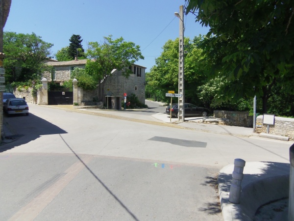 Photo Saussines - Croisement route de Sommières et de Saint Hilaire de Beauvoir