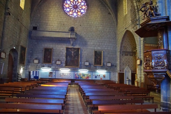 Photo Vias - église Saint Jean baptiste