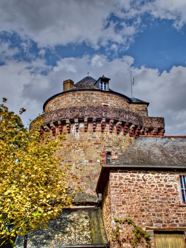 Photo Montfort-sur-Meu - La tour du Papegault Montfort sur Meu