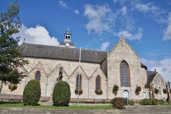 Photo Plélan-le-Grand - église saint pierre