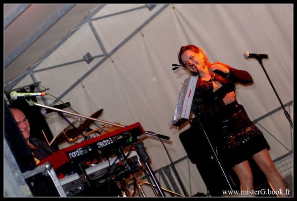 Photo Pleurtuit - 13 juillet 2011. bal populaire place de l'église (pleurtuit)