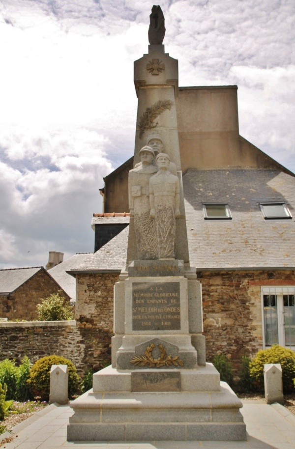 Photo Saint-Méloir-des-Ondes - Monument-aux-Morts