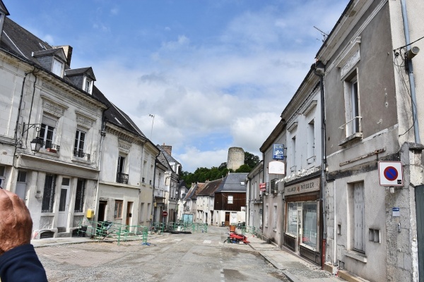 Photo Château-Renault - le Village