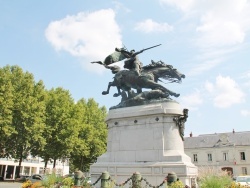 Photo paysage et monuments, Chinon - la statue