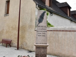 Photo paysage et monuments, Montreuil-en-Touraine - le Monument Aux Morts