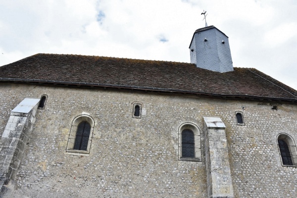 Photo Neuillé-le-Lierre - église Saint Pierre