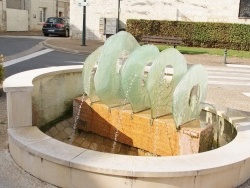 Photo paysage et monuments, Saint-Épain - la fontaine