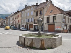 Photo paysage et monuments, Mens - la Fontaine