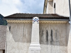 Photo paysage et monuments, Saint-Michel-les-Portes - le Monument Aux Morts