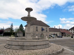 Photo paysage et monuments, Andelot-en-Montagne - Andelot-en-Montagne,Place de la mairie.