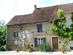 Photo paysage et monuments, Arlay - Arlay;L'auberge du Dahu.