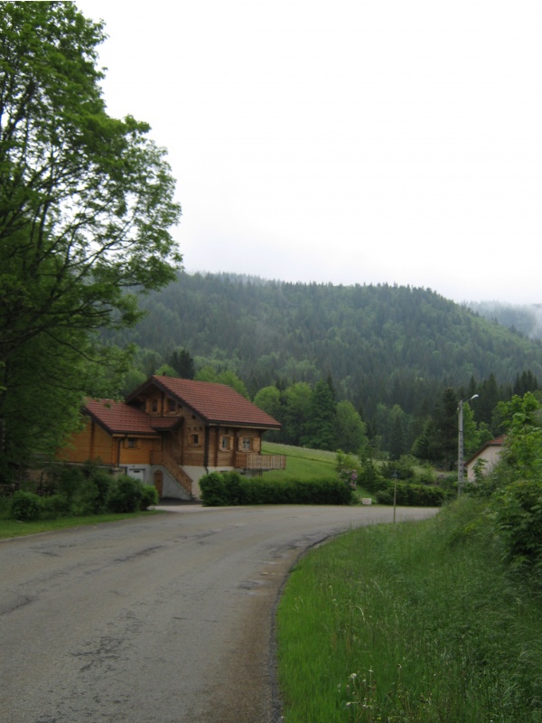 Photo Bellefontaine - La sortie du village