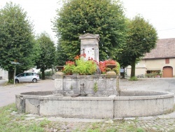 Photo paysage et monuments, Besain - Fontaine