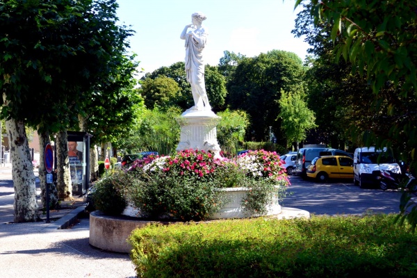 Photo Champagnole - Champagnole Jura - Fontaine Diane de Gabies.Avenue de la République.