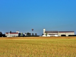 Photo paysage et monuments, Chemin - Les silos de Chemin Jura.2.