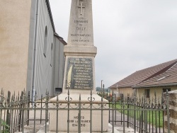 Photo paysage et monuments, Chilly-sur-Salins - le monument aux morts