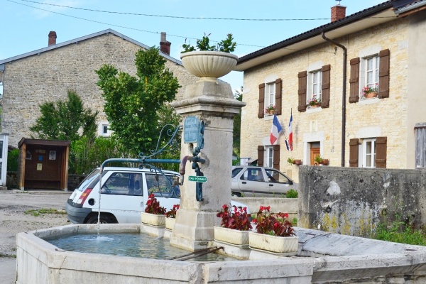 Photo Cornod - la fontaine