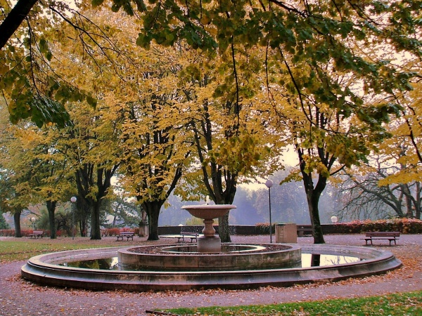 Photo Dole - Fontaine parc saint Mauris.