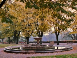Photo paysage et monuments, Dole - Fontaine parc saint Mauris.