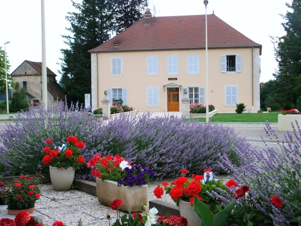 Photo Les Essards-Taignevaux - Mairie.