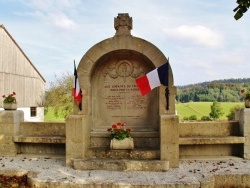 Photo paysage et monuments, Le Frasnois - le Monument-aux-Morts