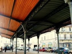 Photo paysage et monuments, Lons-le-Saunier - Halle;La Marquise.