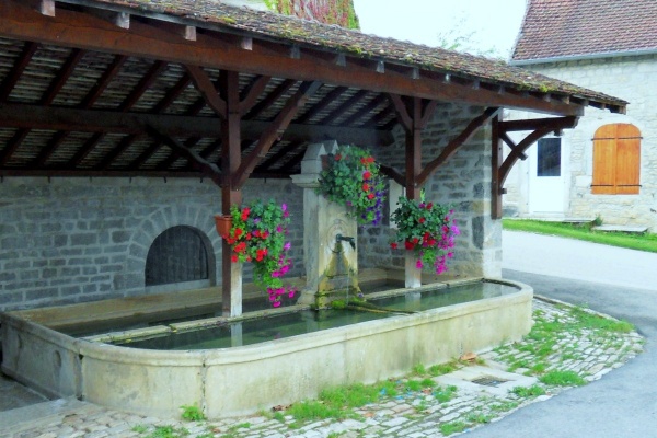 Photo Le Louverot - Le Louverot.Jura.Lavoir.