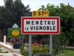 Photo paysage et monuments, Menétru-le-Vignoble - Entrée du village.