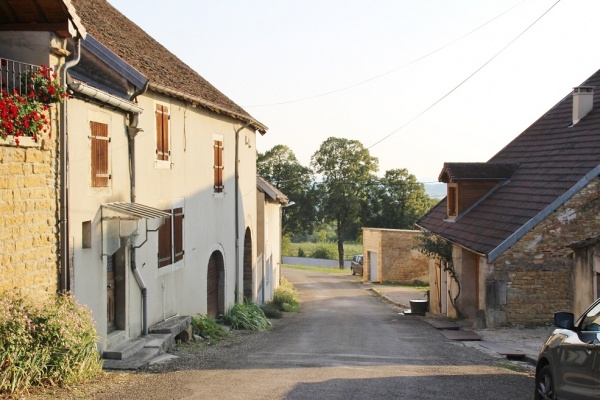 Photo Menétru-le-Vignoble - le village
