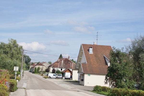 Photo Monnet-la-Ville - le village